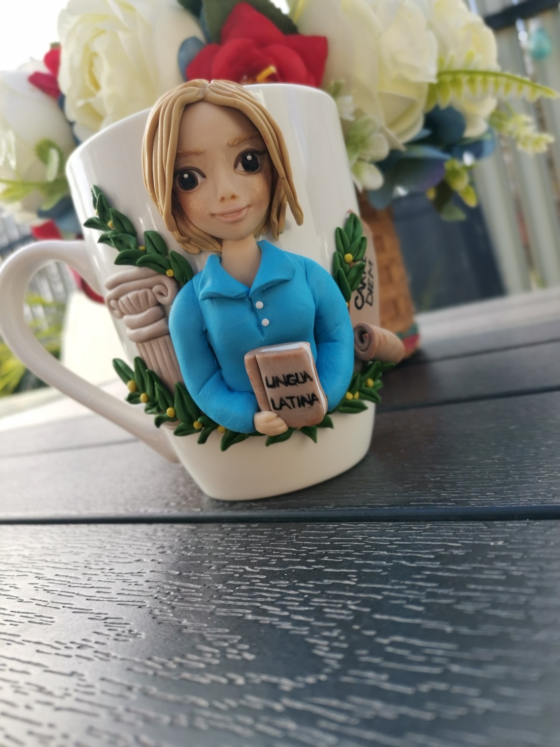 Cana personalizata cu figurina 3d profesoara/diriginta/invatatoare/educatoare - casă & stil de viață - seturi de cadou - Artynos.ro