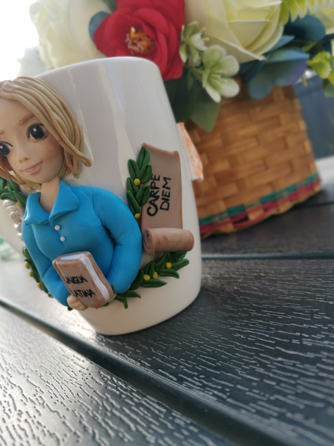 Cana personalizata cu figurina 3d profesoara/diriginta/invatatoare/educatoare - casă & stil de viață - seturi de cadou - Artynos.ro