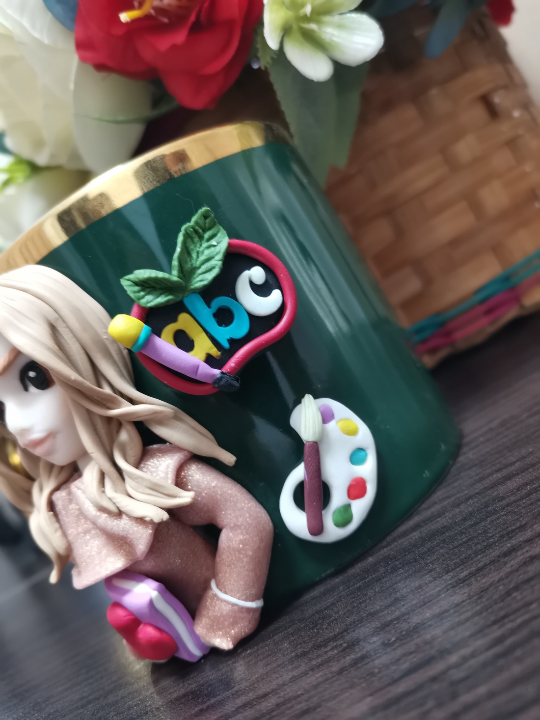 Cana personalizata cu figurina 3d educatoare/profesoara/diriginta/invatatoare - casă & stil de viață - seturi de cadou - Artynos.ro