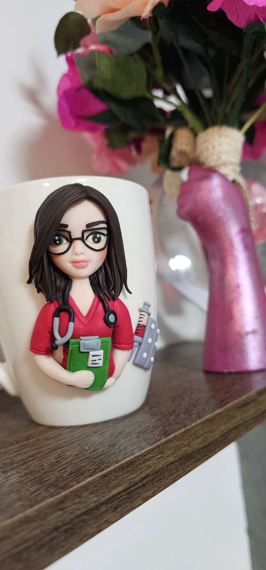 Cana personalizata cu figurina 3d pentru asistenta medicala - casă & stil de viață - seturi de cadou - Artynos.ro