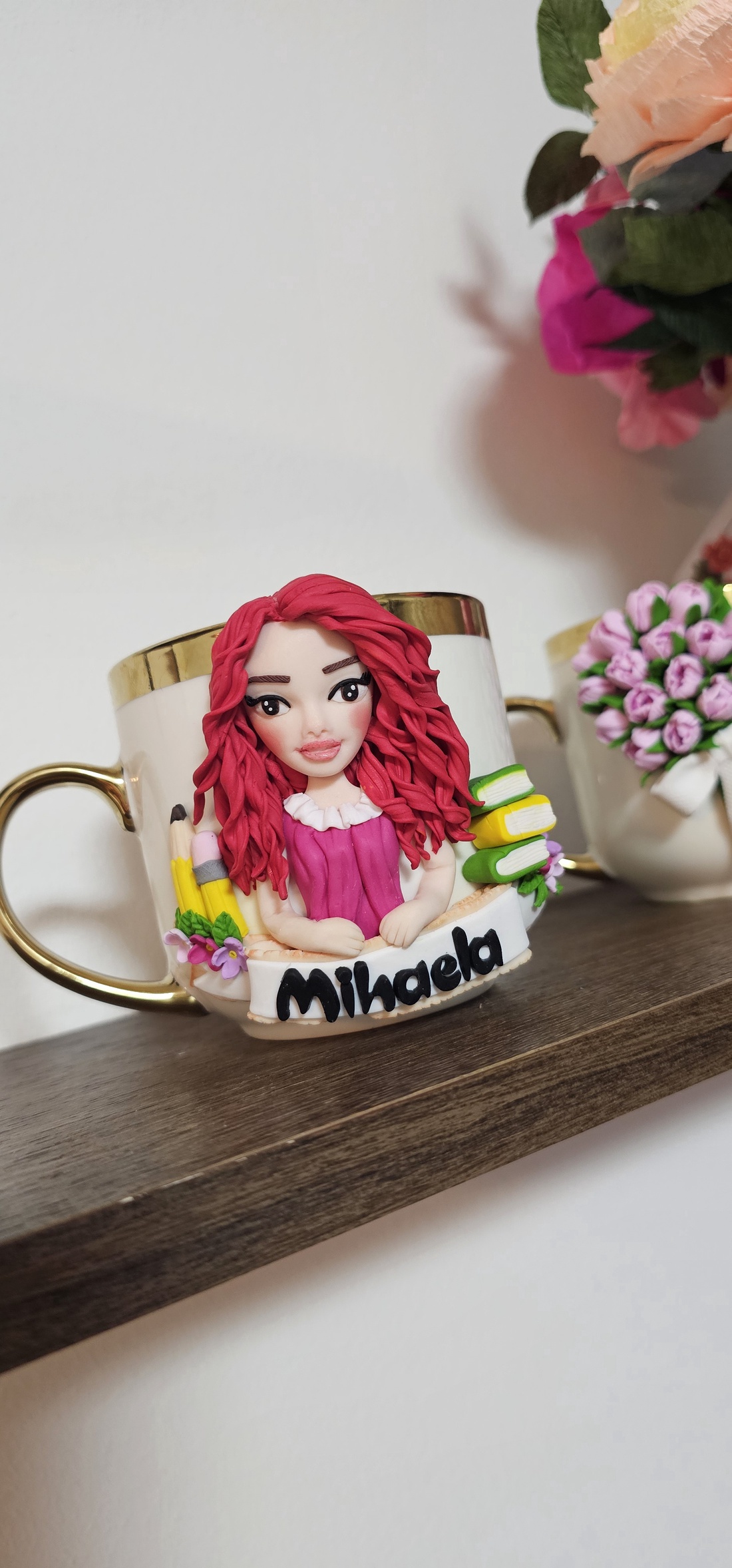 Cana personalizata cu figurina 3d profesoara/invatatoare  - casă & stil de viață - seturi de cadou - Artynos.ro