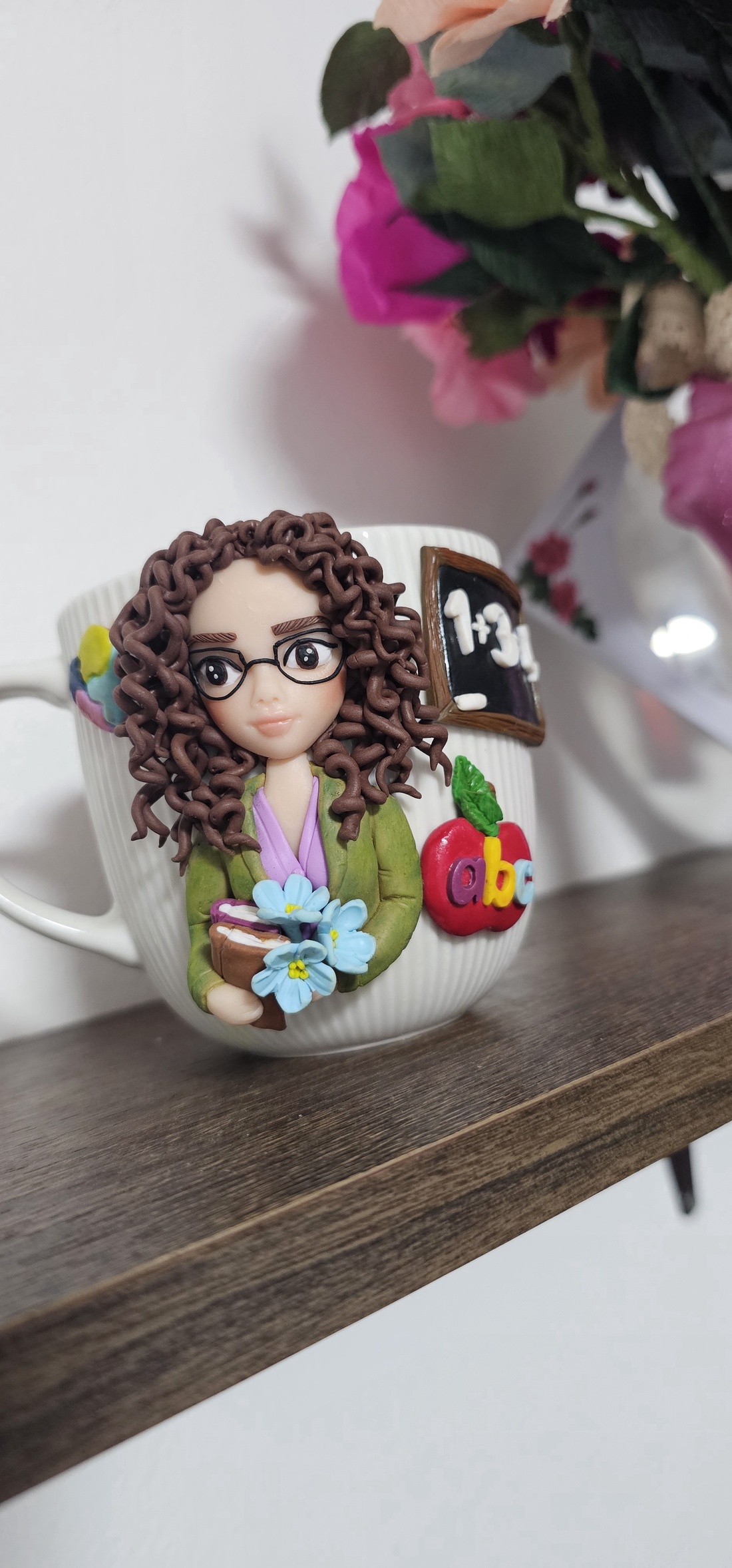 Cana personalizata cu figurina 3d invatatoare/profesoara - casă & stil de viață - seturi de cadou - Artynos.ro