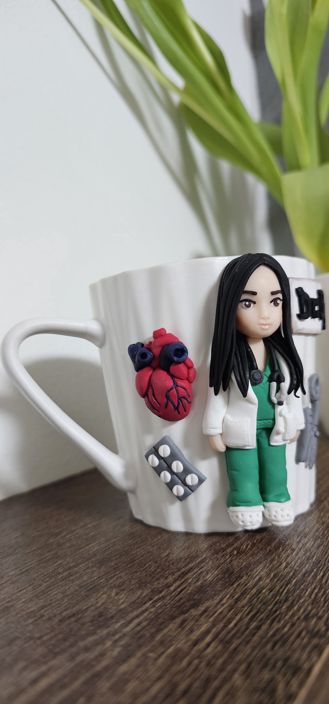 Cana personalizata cu figurina 3d medic cardiolog - casă & stil de viață - seturi de cadou - Artynos.ro