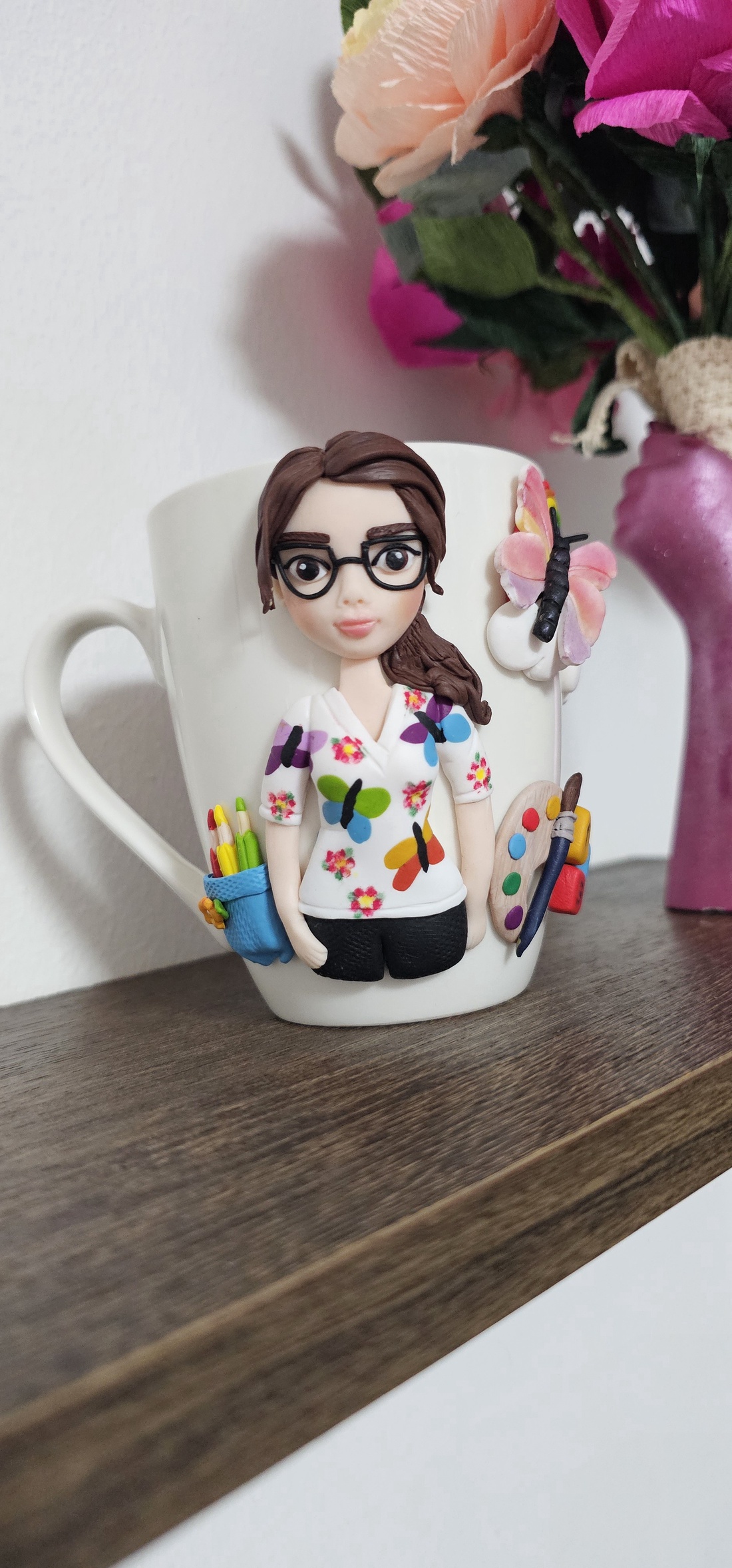 Cana personalizata cu figurina 3d educatoare/invatatoare/profesoara - casă & stil de viață - seturi de cadou - Artynos.ro