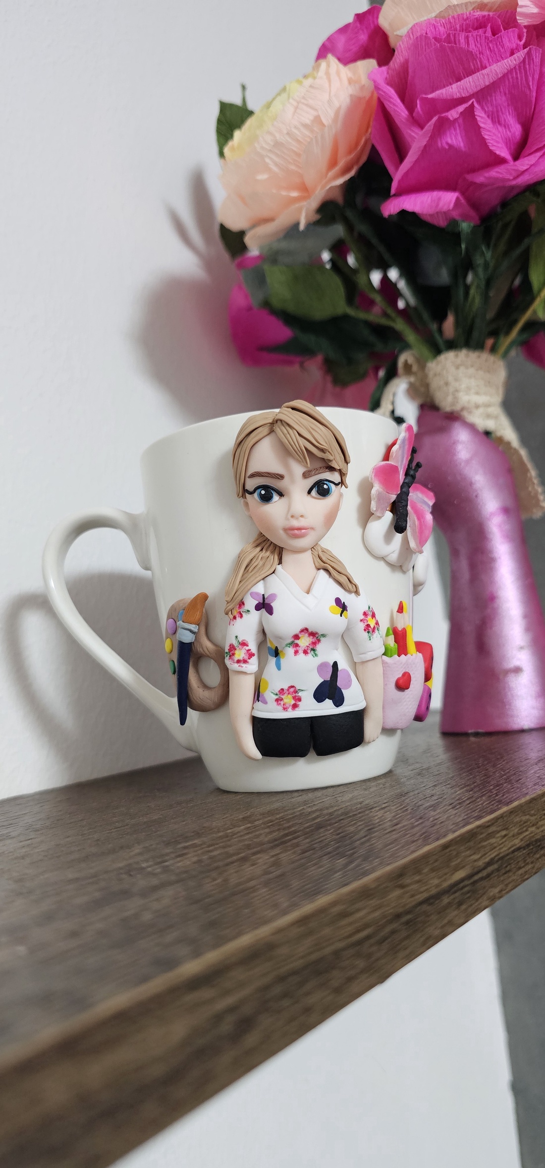 Cana personalizata cu figurina 3d educatoare/invatatoare/profesoara - casă & stil de viață - seturi de cadou - Artynos.ro