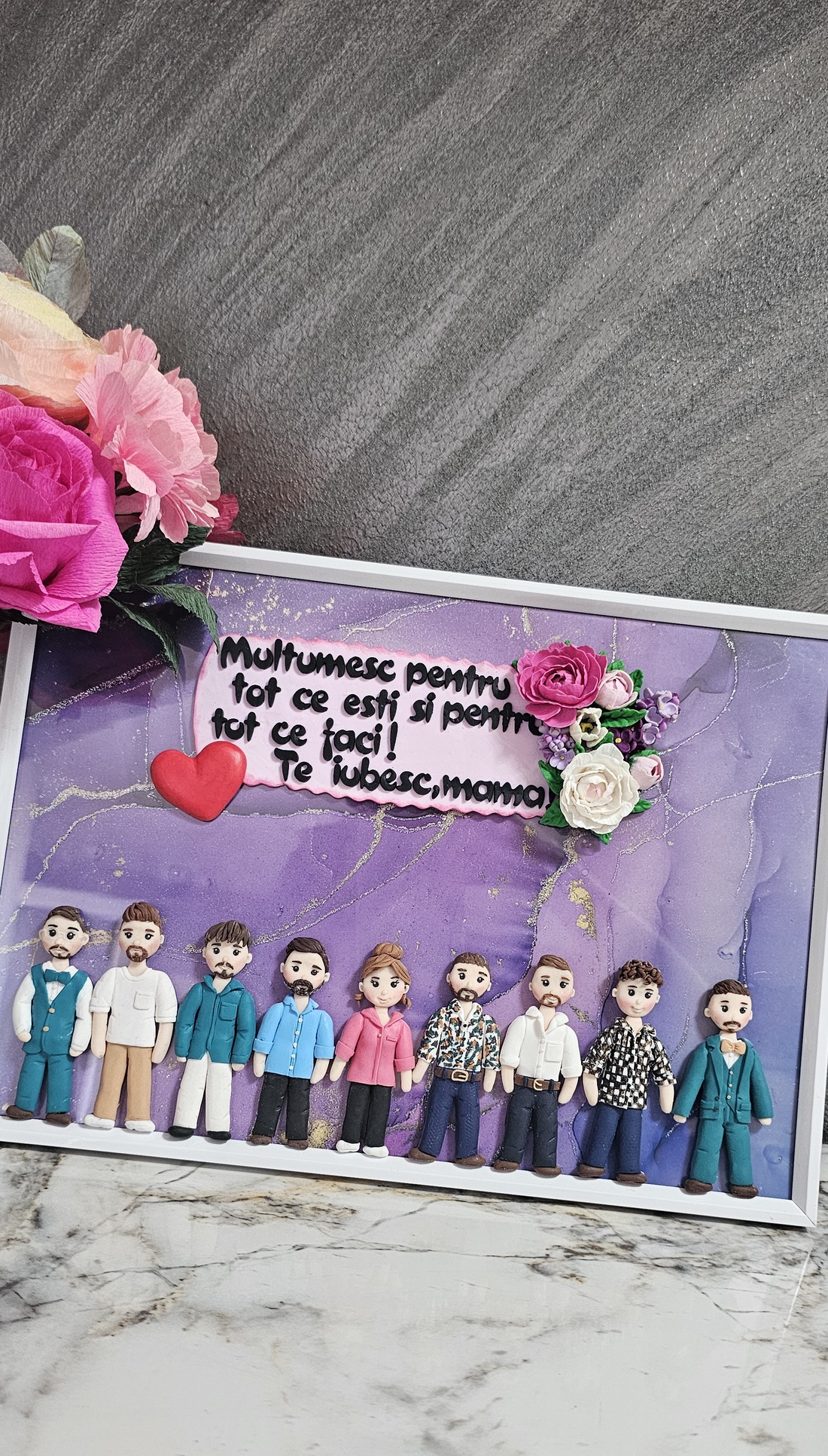 Tablou personalizat cu figurine din Fimo - realizat la comanda - casă & stil de viață - decorațiuni de casă - decorațiuni de pereți - tablou cu licheni - Artynos.ro