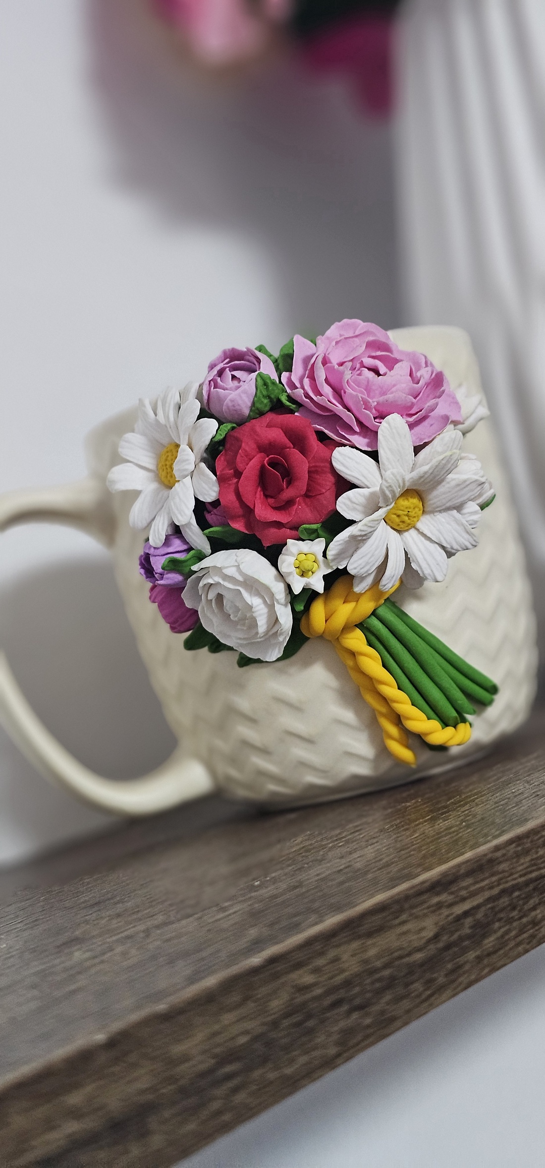 Cana personalizata cu mix de flori si personalizare cu nume - casă & stil de viață - seturi de cadou - Artynos.ro