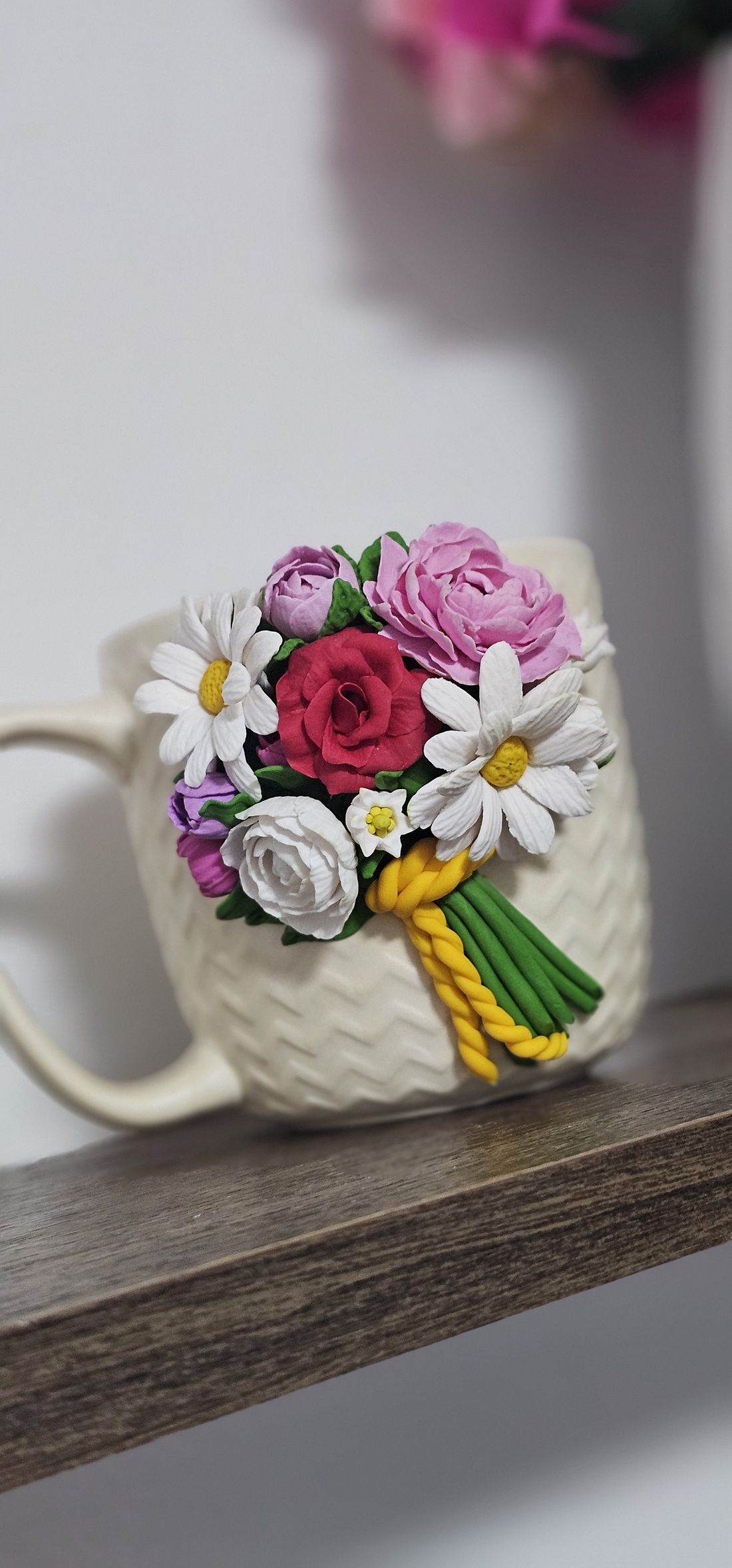 Cana personalizata cu mix de flori si personalizare cu nume - casă & stil de viață - seturi de cadou - Artynos.ro