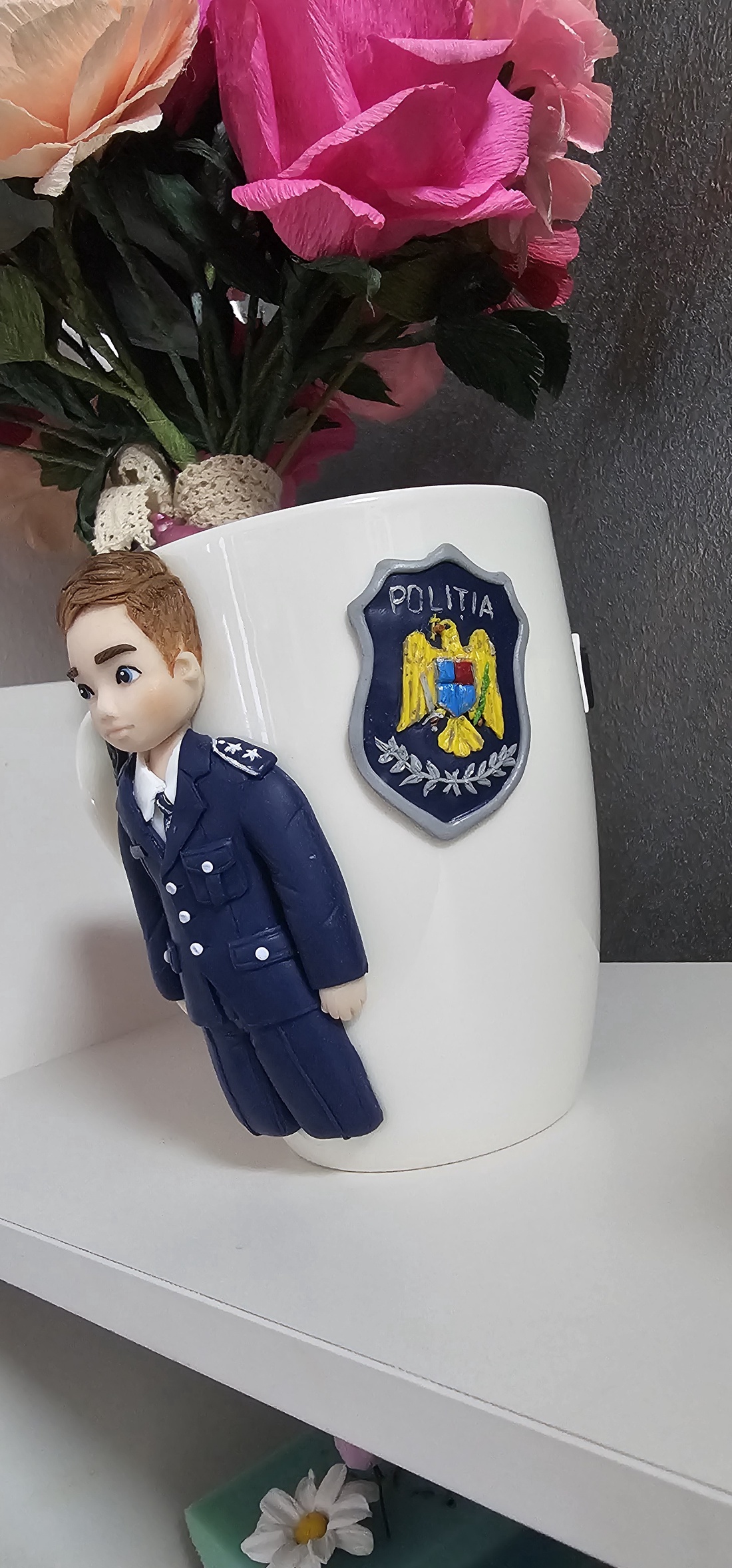 Cana personalizata cu figurina politist/politista /profesii  - casă & stil de viață - seturi de cadou - Artynos.ro
