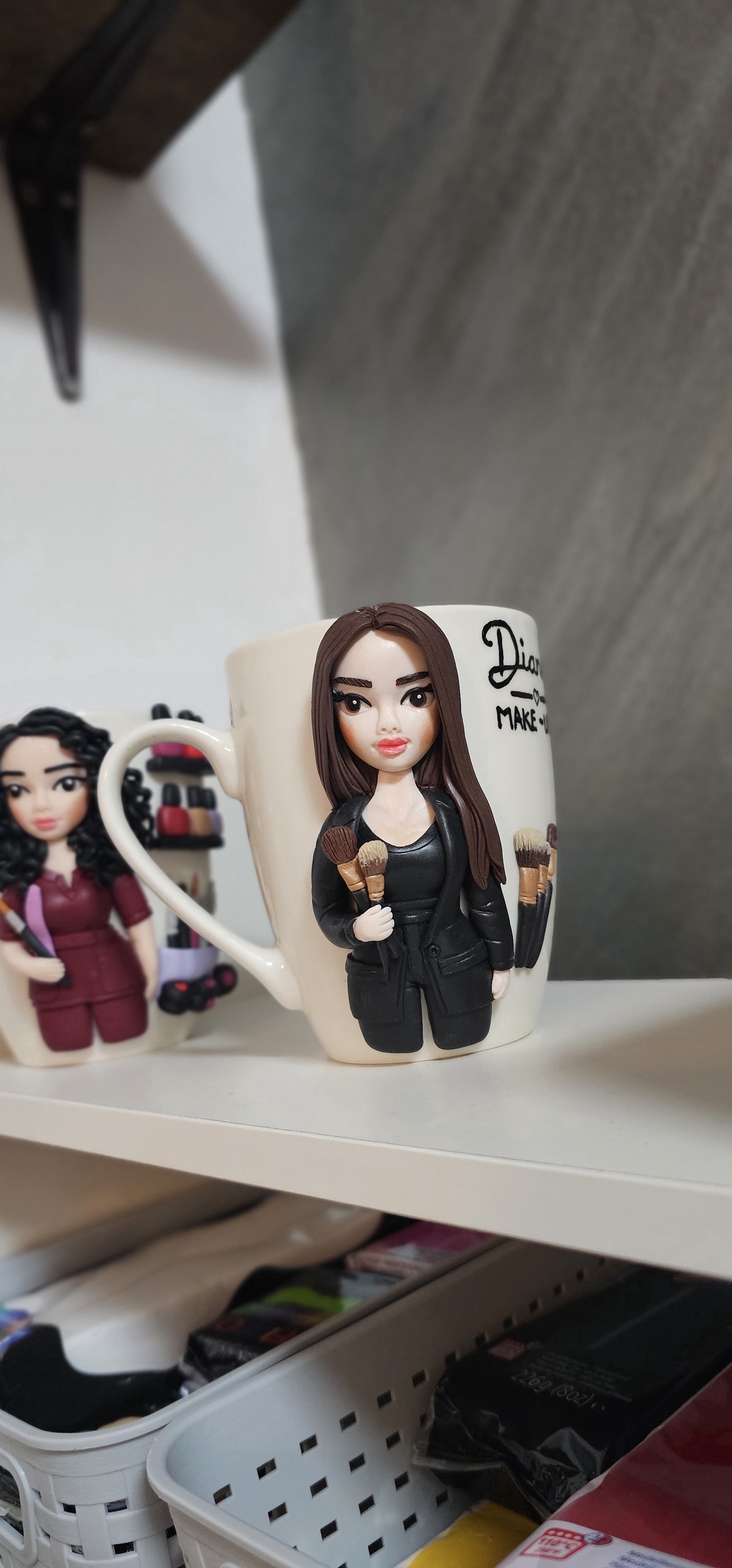 Cana decorata cu fimo nail artist/make-up artist - casă & stil de viață - echipamente de bucătărie - accesorii de servire - căni - Artynos.ro
