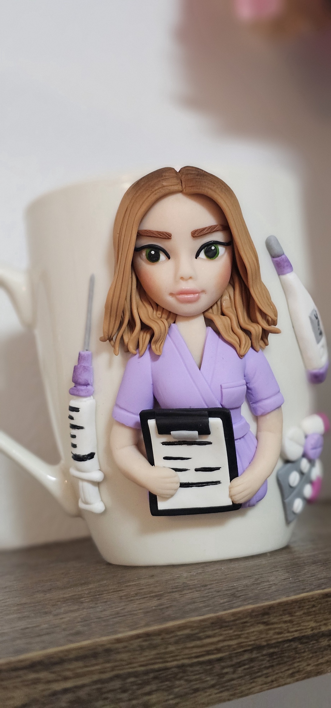 Cana personalizata cu figurina 3d pentru asistenta  - casă & stil de viață - seturi de cadou - Artynos.ro