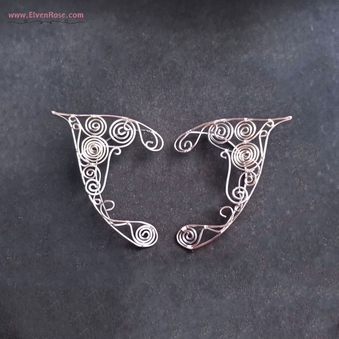 Cercei Urechi de Elf Silver Spirals - bijuterii - cercei - cercei și ornamente pentru urechi - Artynos.ro Cercei Urechi de Elf Silver Spirals - bijuterii - cercei - cercei și ornamente pentru urechi - Artynos.ro