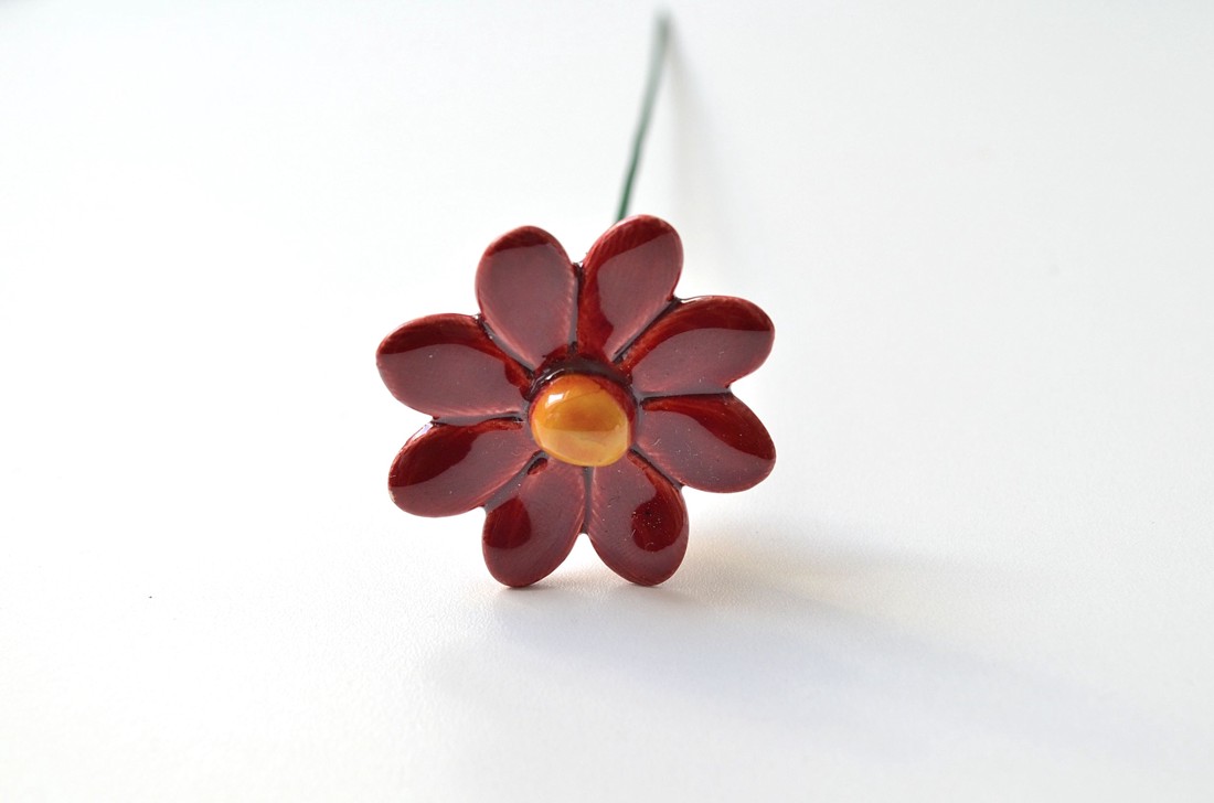 Daisy, floare din ceramică - casă & stil de viață - decorațiuni de casă - accesorii florale - flori la fir - Artynos.ro