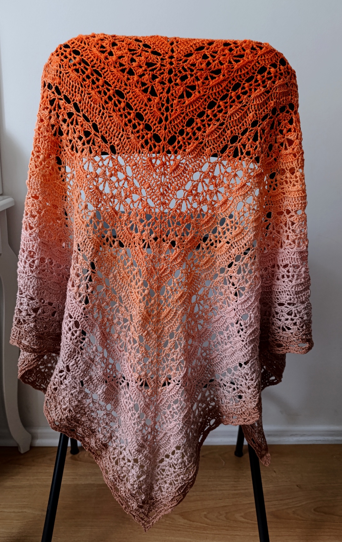 Poveste de toamnă șal croșetat manual din bumbac  - îmbrăcăminte și modă - eșarfe, pălării, fularuri - șaluri - Artynos.ro Poveste de toamnă șal croșetat manual din bumbac  - îmbrăcăminte și modă - eșarfe, pălării, fularuri - șaluri - Artynos.ro