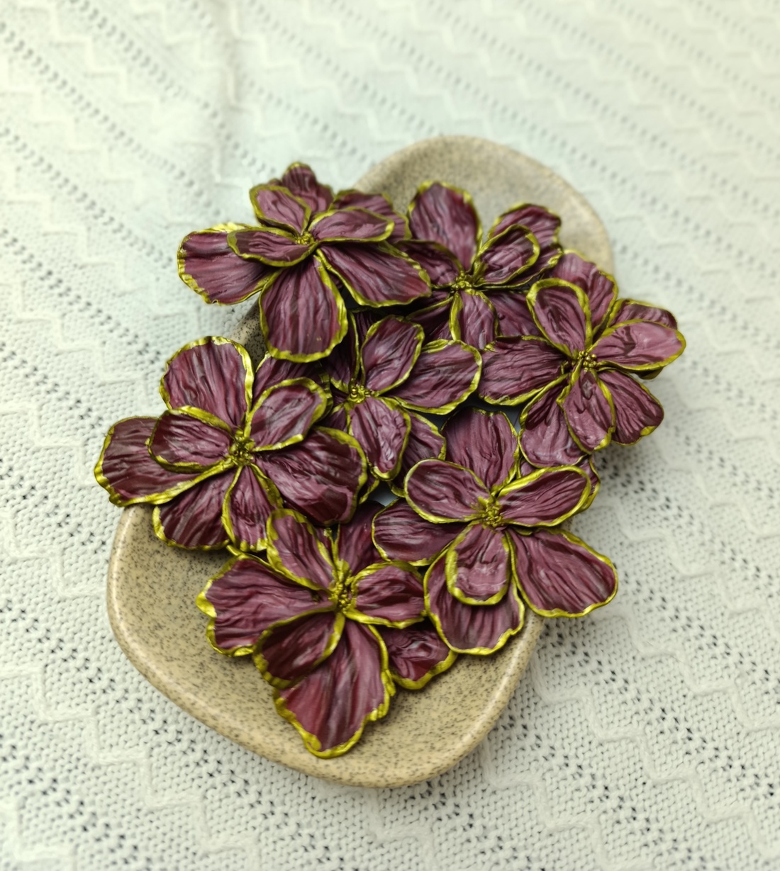 Broșă floare  - bijuterii - mărțișor - Artynos.ro