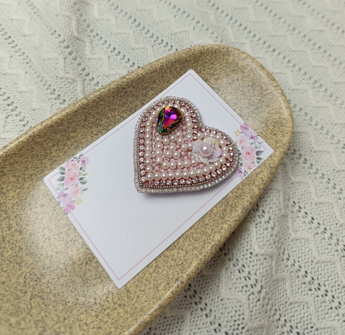 Broșă inimă  - bijuterii - mărțișor - Artynos.ro