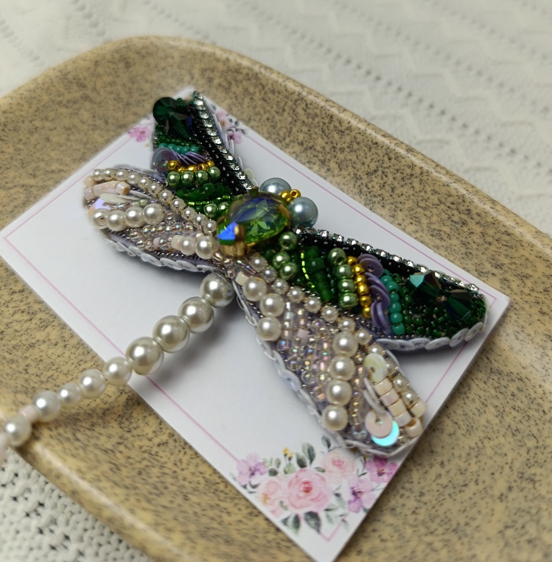 Broșă libelulă  - bijuterii - mărțișor - Artynos.ro