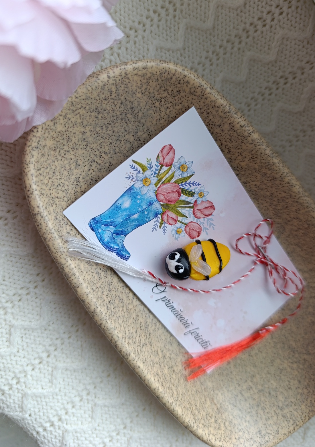 Mărțișor albinuța  - bijuterii - mărțișor - Artynos.ro