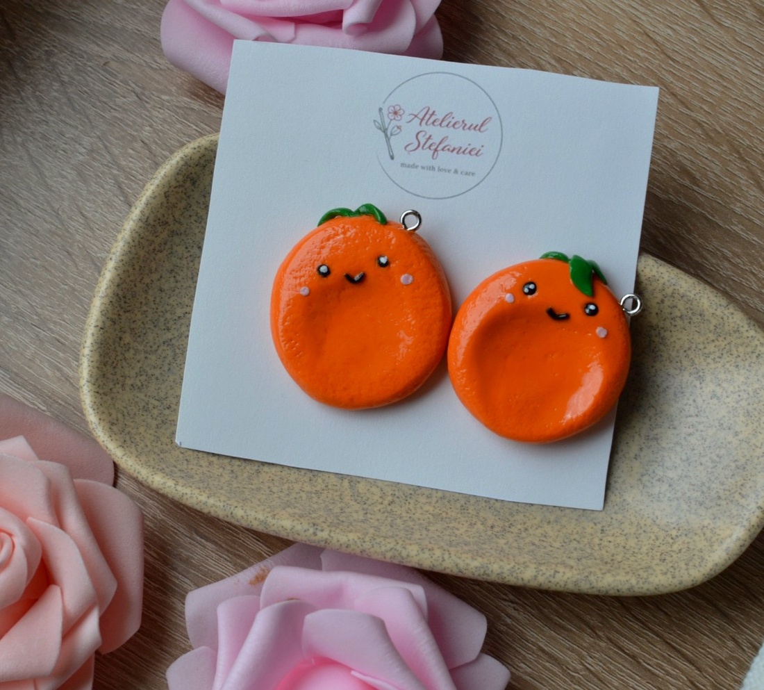 ��� Fructe simpatice care îți aduc un zâmbet în fiecare zi! �� - genți și portofele - accesorii genți - breloc - Artynos.ro