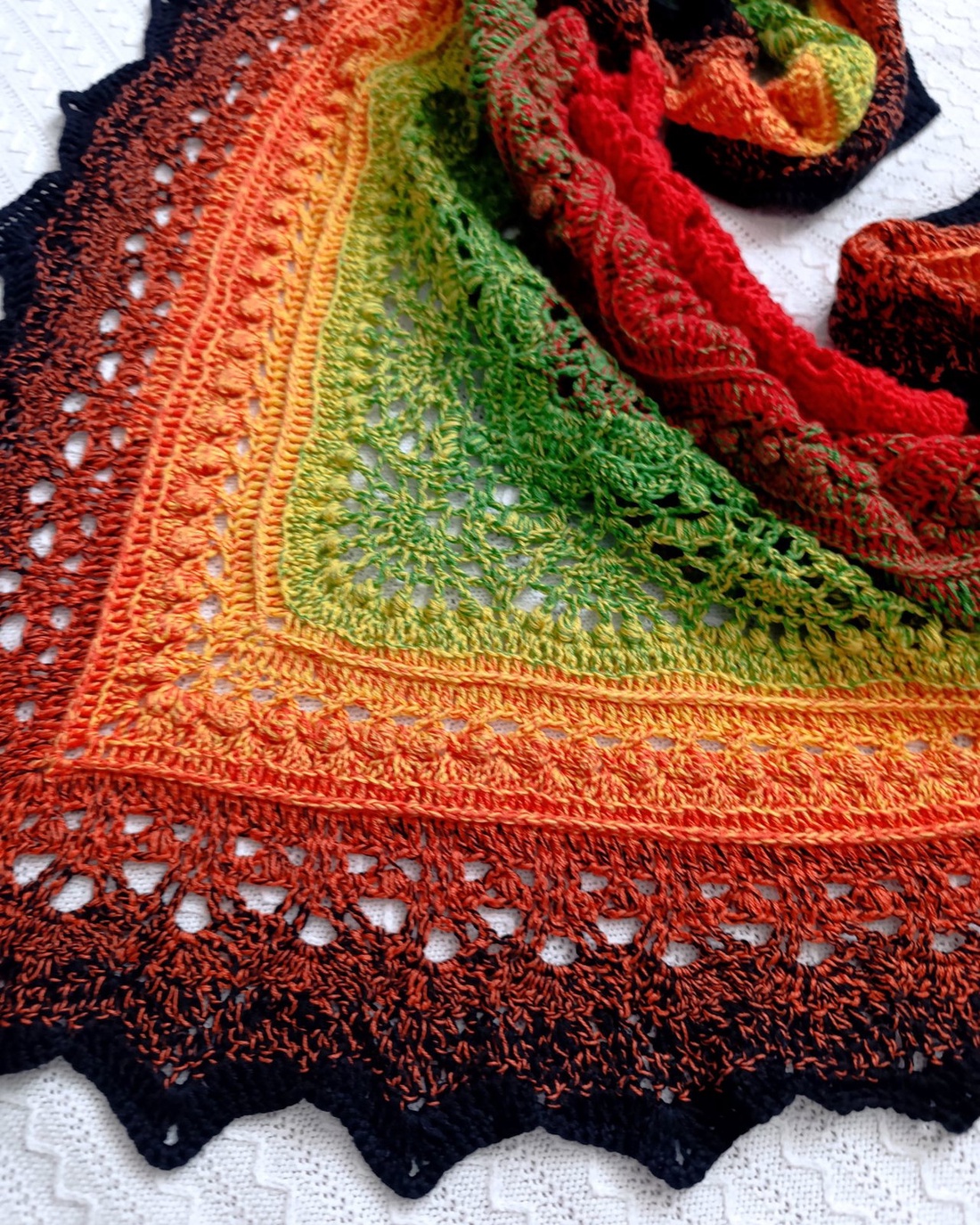 Șal handmade în culori vibrante 100% bumbac - îmbrăcăminte și modă - eșarfe, pălării, fularuri - șaluri - Artynos.ro