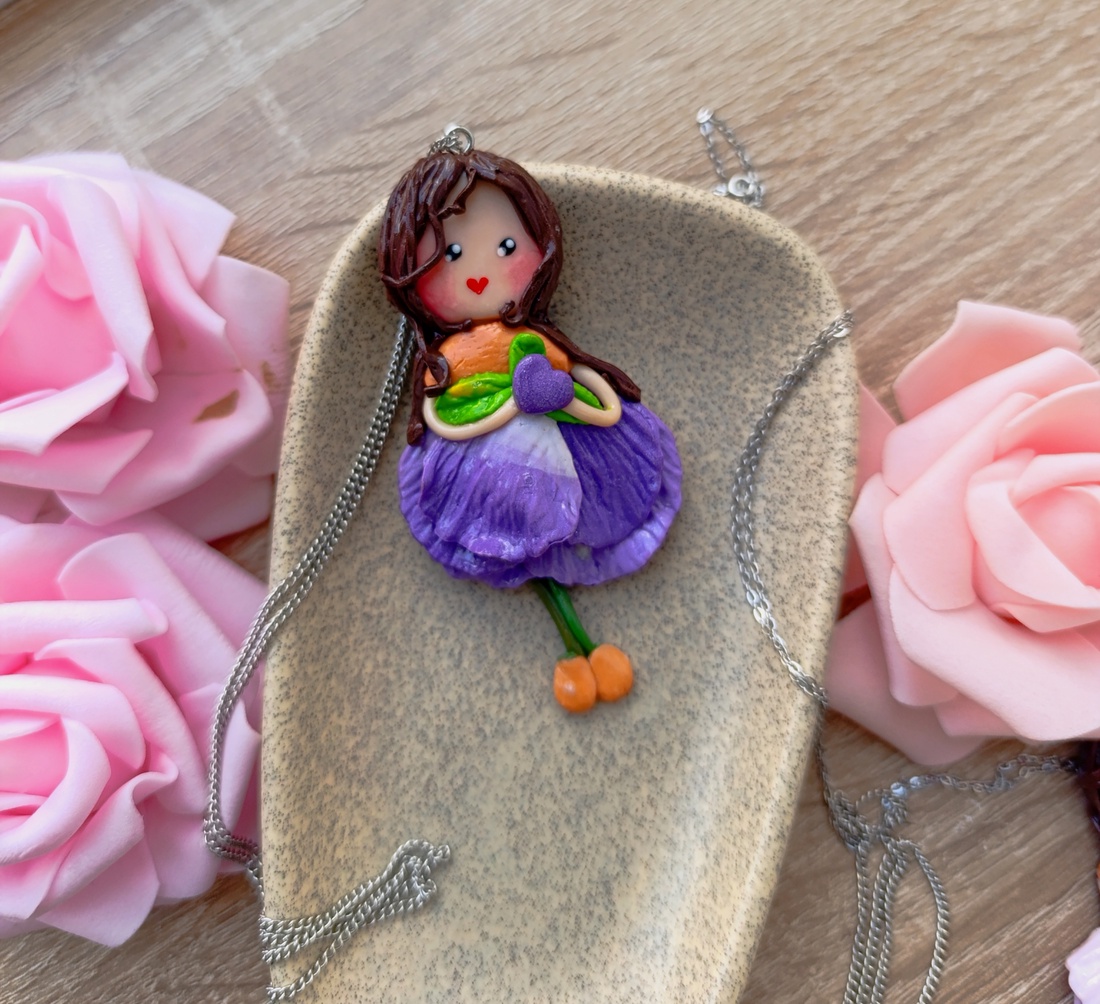 � Iris � Pandantiv handmade din lut polimeric - bijuterii - coliere - coliere cu pandative - Artynos.ro