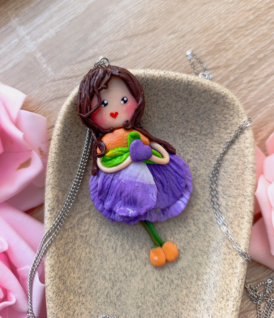 � Iris � Pandantiv handmade din lut polimeric - bijuterii - coliere - coliere cu pandative - Artynos.ro
