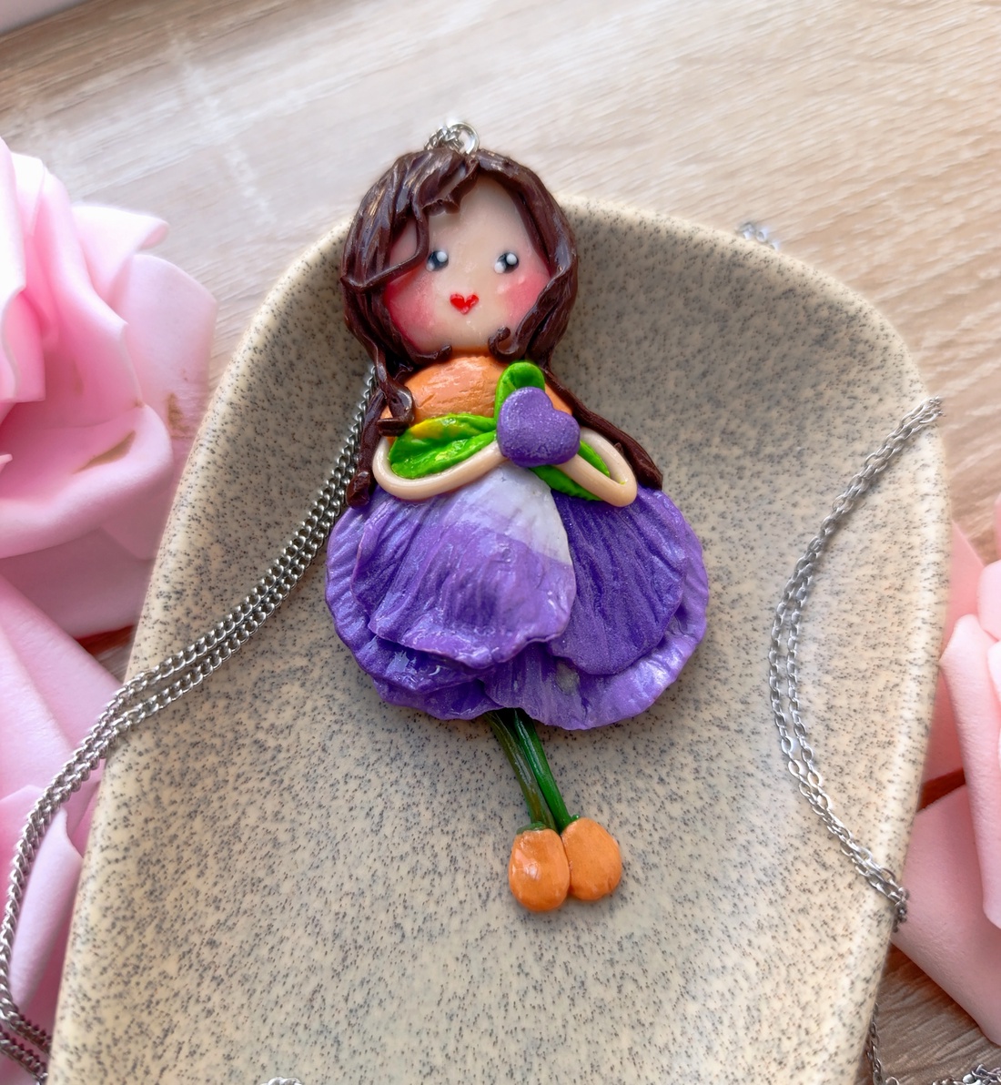 � Iris � Pandantiv handmade din lut polimeric - bijuterii - coliere - coliere cu pandative - Artynos.ro