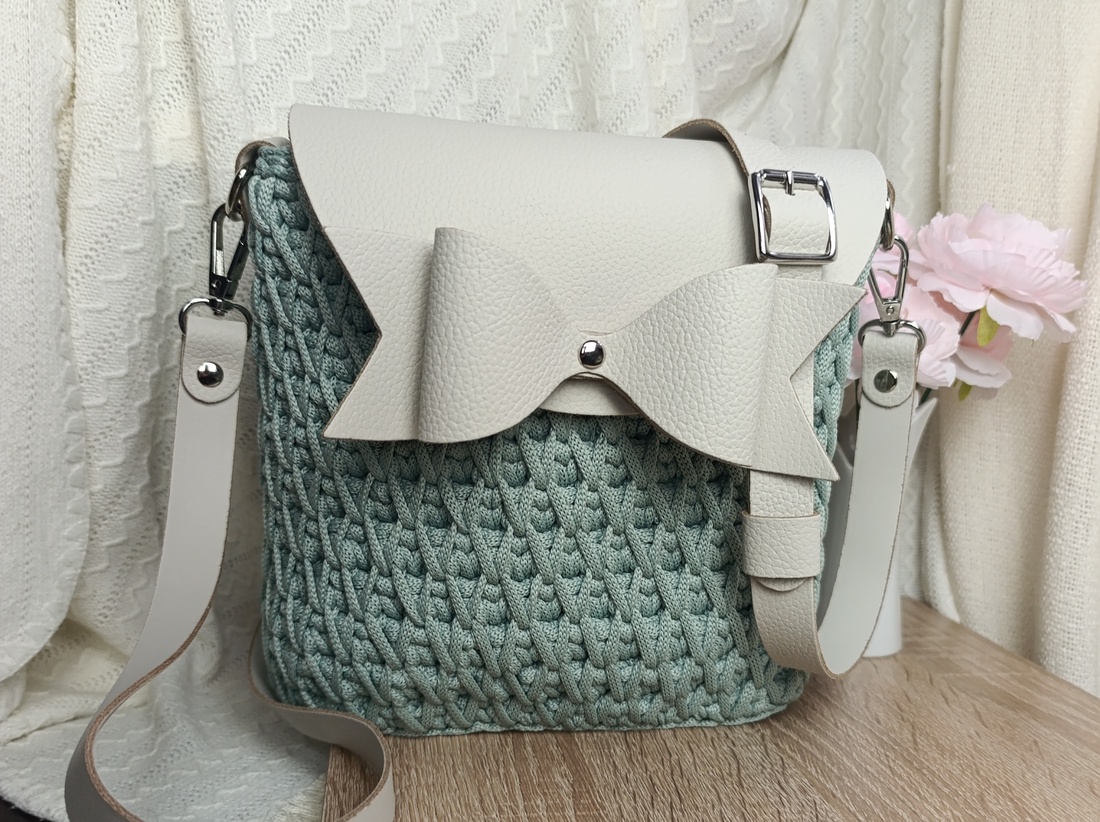 Geantă Perla Mint - geantă croșetată manual - genți și portofele - genți de mână și umăr - geantă crossbody - Artynos.ro