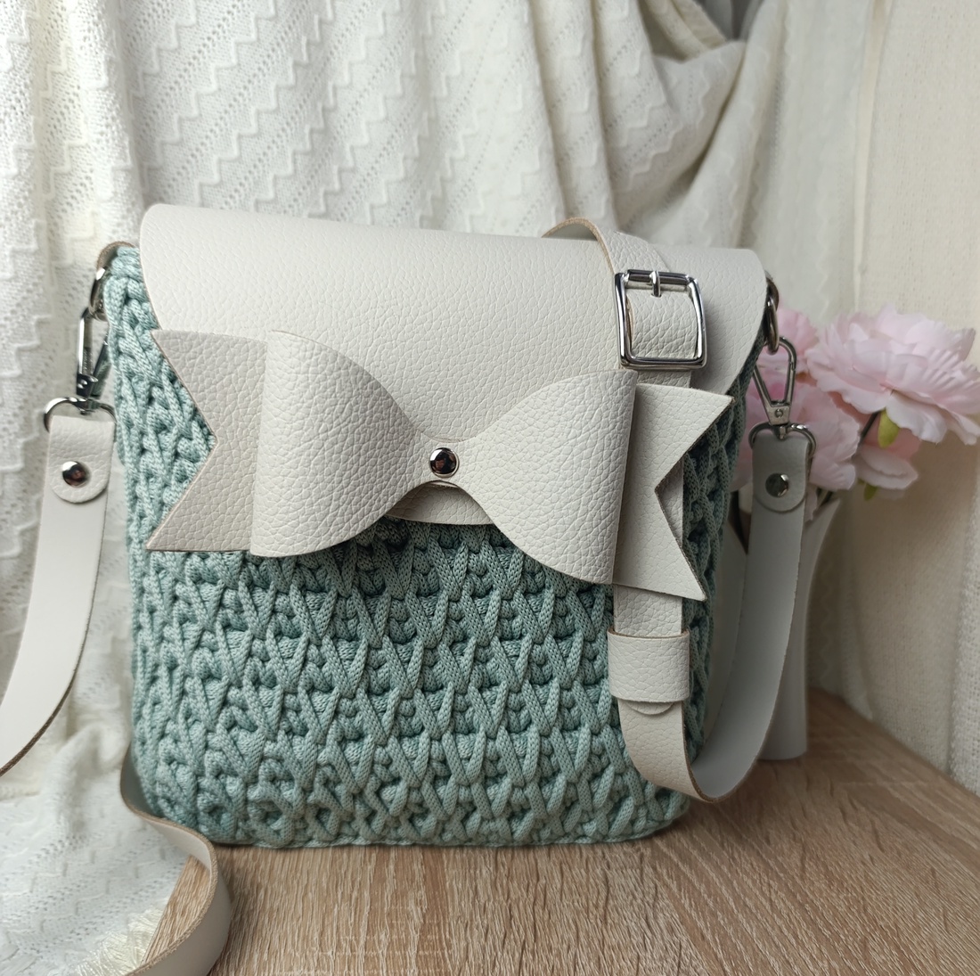 Geantă Perla Mint - geantă croșetată manual - genți și portofele - genți de mână și umăr - geantă crossbody - Artynos.ro