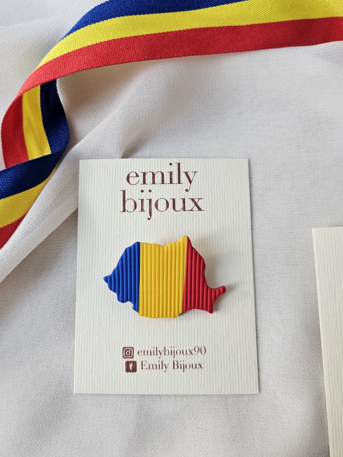 Brose handmade din lut polimeric - bijuterii - broșe - Artynos.ro