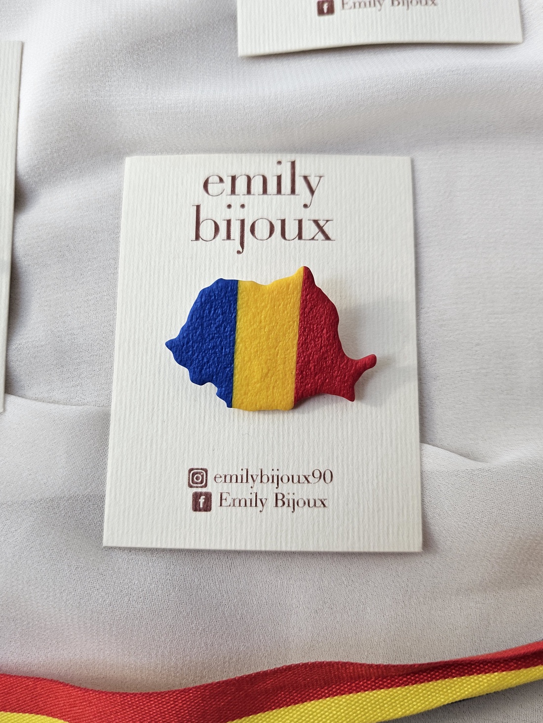 Brose handmade din lut polimeric - bijuterii - broșe - Artynos.ro