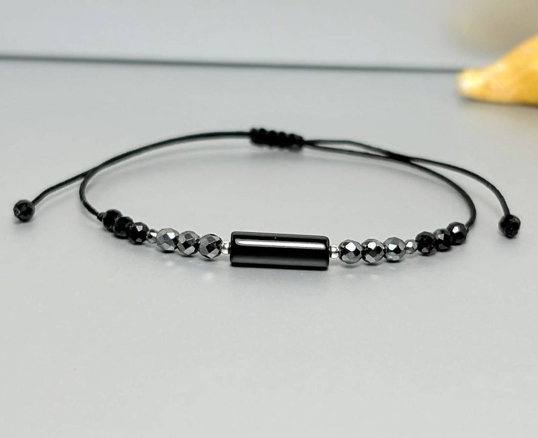 Bratara protectie - onix, hematit si turmalina neagra - bijuterii - brățări - brățări din mărgele - Artynos.ro