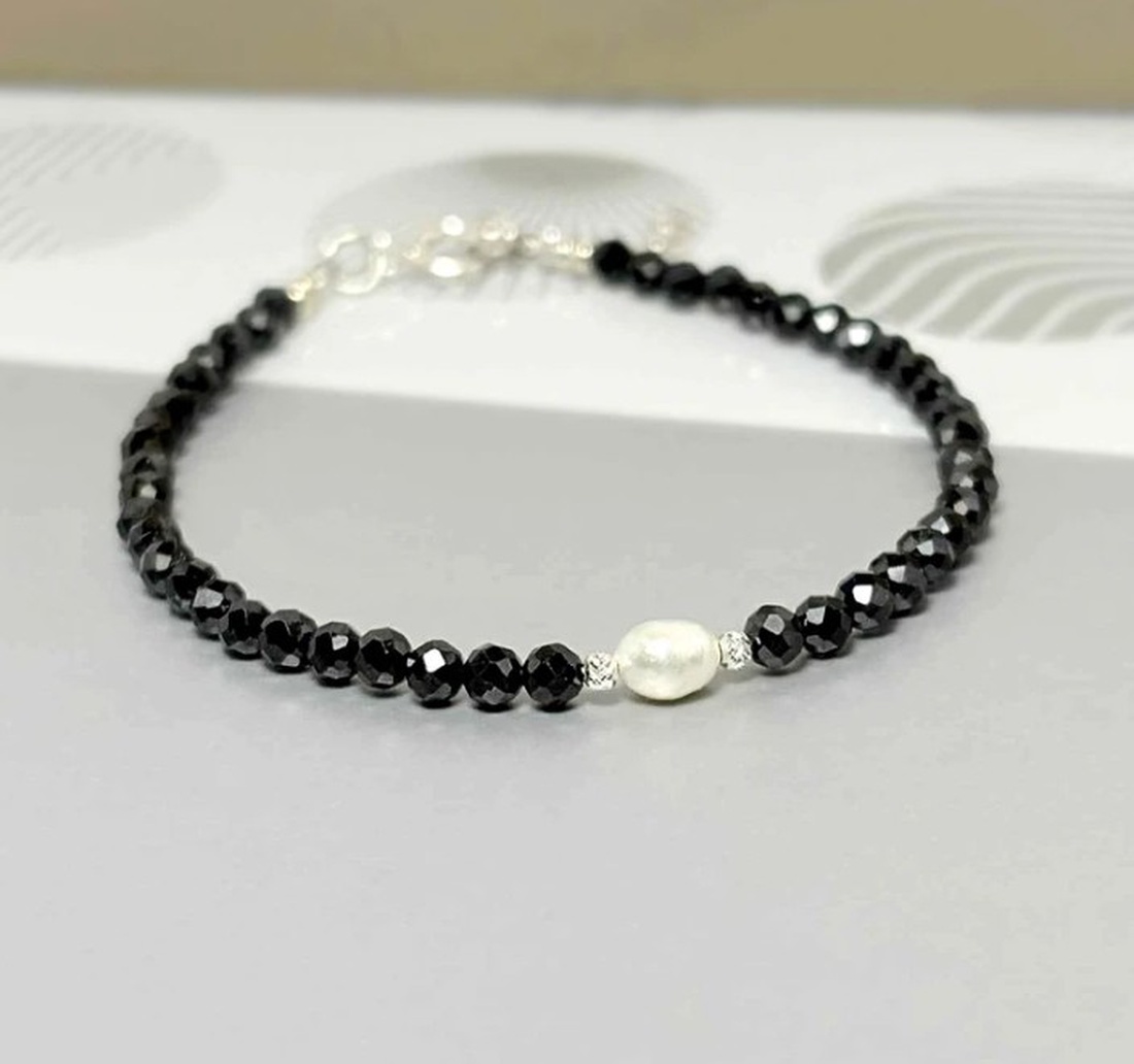Bratara perla cultura si turmalina neagra - Pearl Eclipse - bijuterii - brățări - brățări din mărgele - Artynos.ro