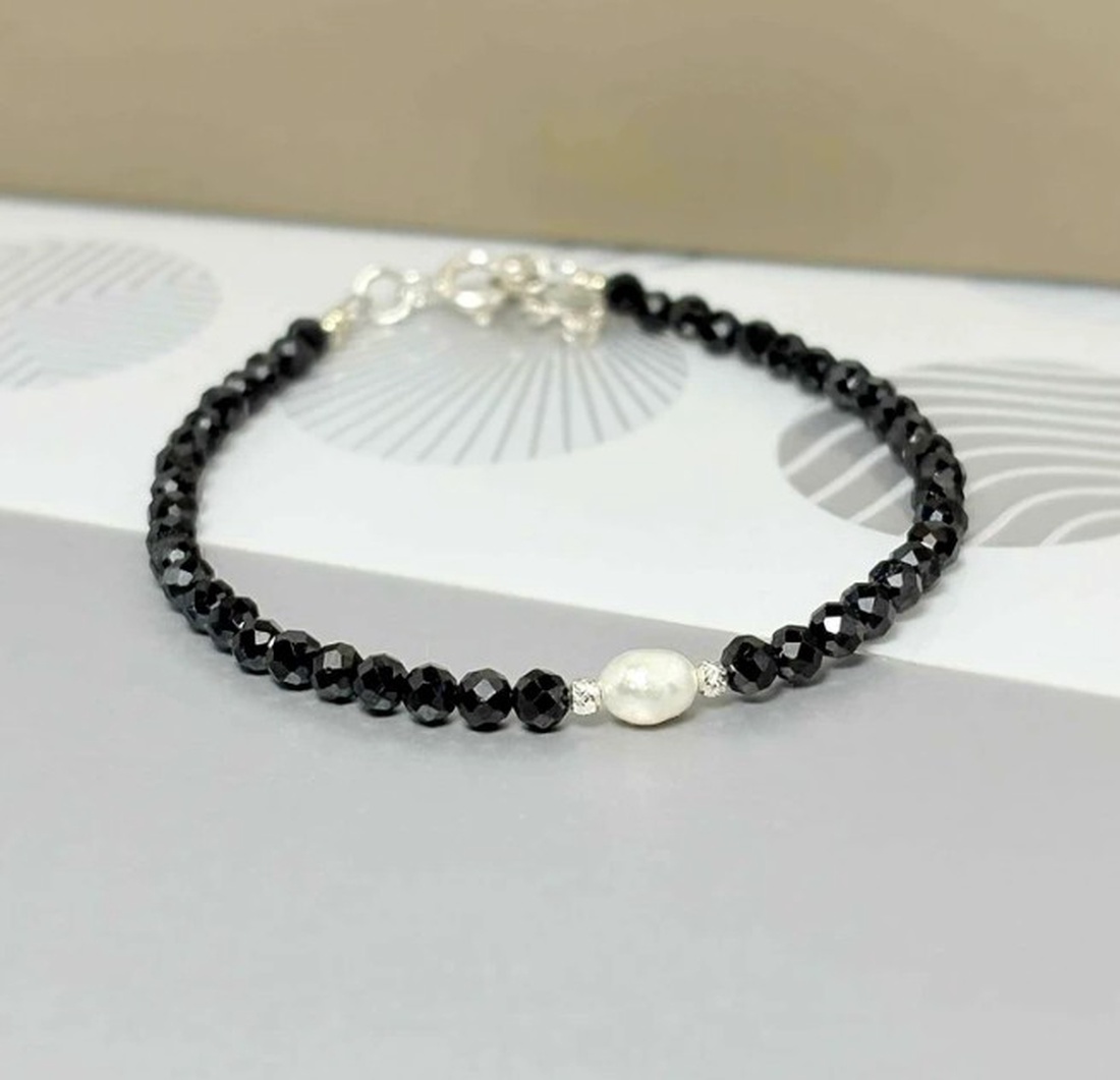Bratara perla cultura si turmalina neagra - Pearl Eclipse - bijuterii - brățări - brățări din mărgele - Artynos.ro