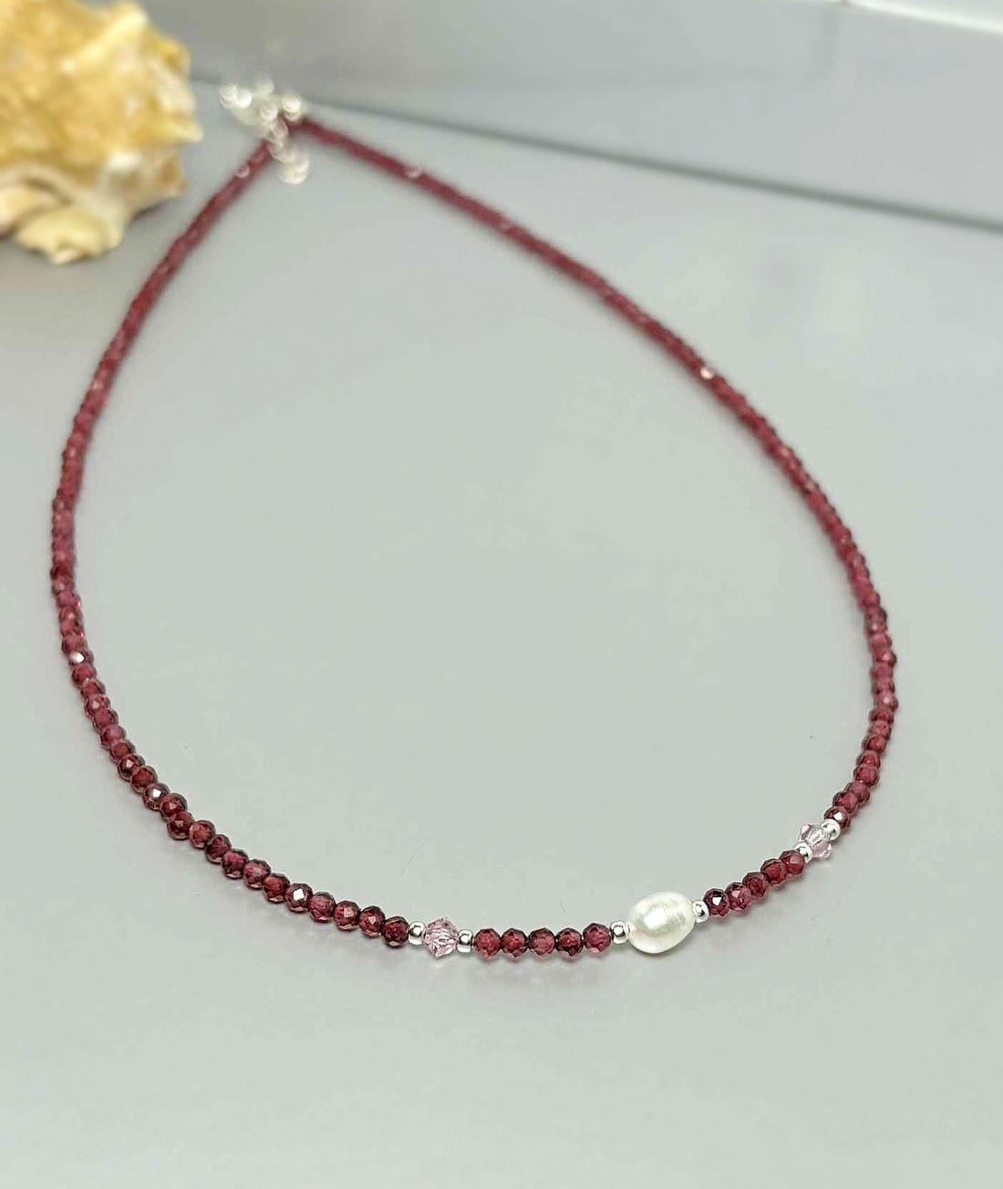 Colier granat si perla cultura  - bijuterii - coliere - coliere din pietre semiprețioase - Artynos.ro