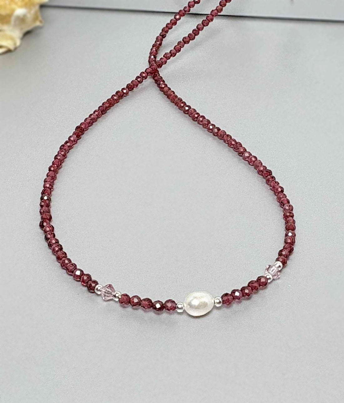 Colier granat si perla cultura  - bijuterii - coliere - coliere din pietre semiprețioase - Artynos.ro