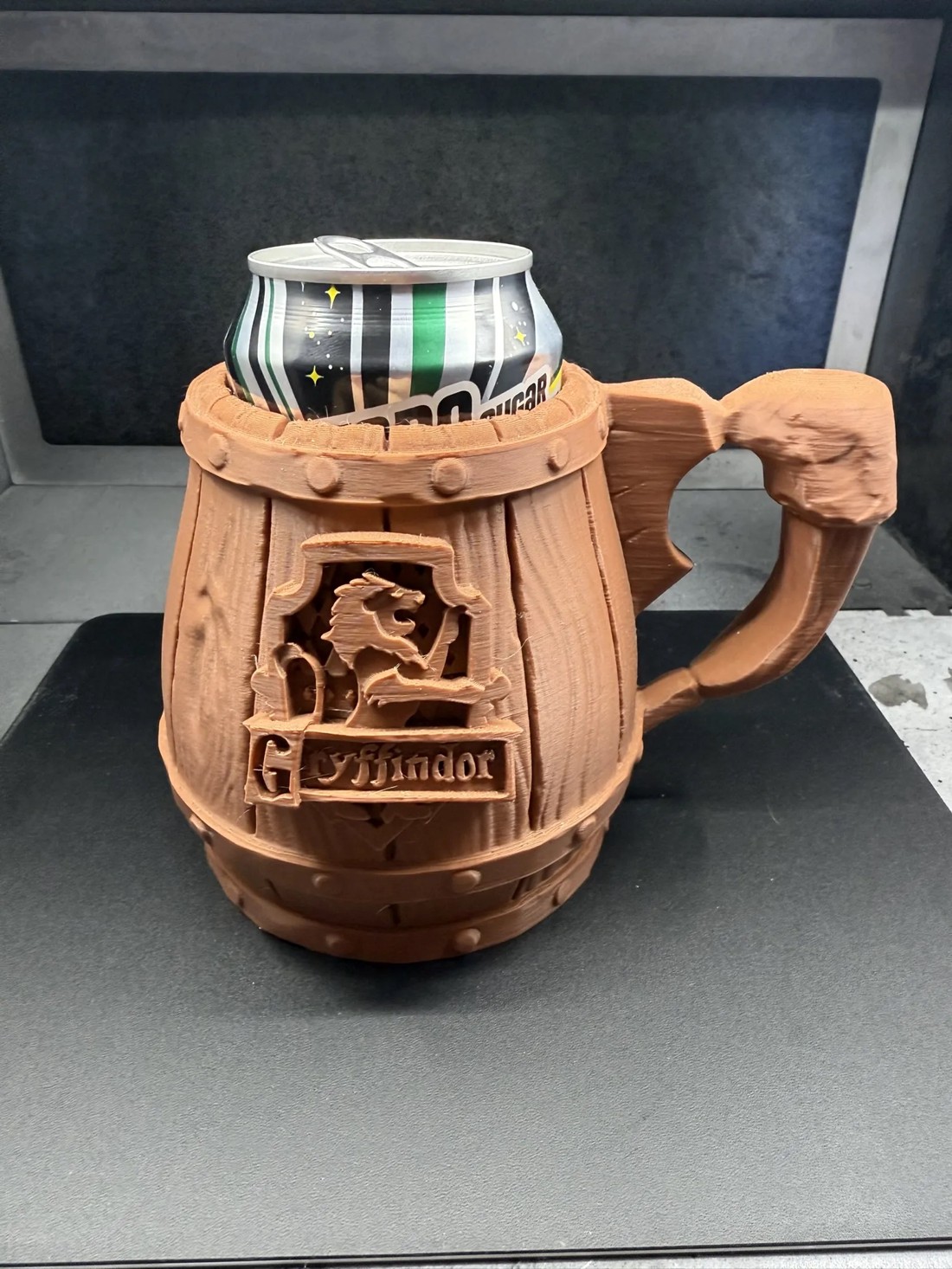 Harry Potter Gryffindole Ulcior ( 0,5l suport băutură ) - - Artynos.ro Harry Potter Gryffindole Ulcior ( 0,5l suport băutură ) - - Artynos.ro