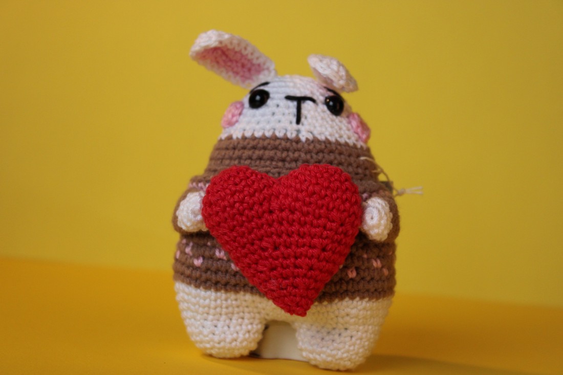  Iepuraș cu inimi -  - Artynos.ro