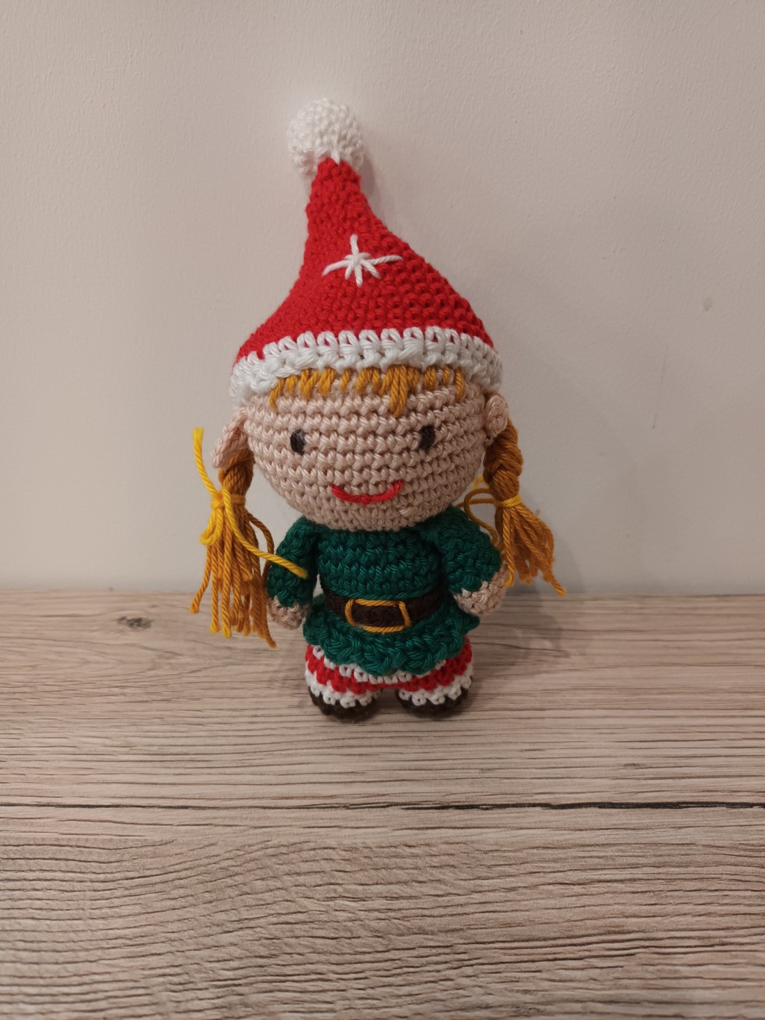 Croșetat Crăciun Manila Girl - crăciun - decorațiuni de crăciun de casă - spiriduși de crăciun - Artynos.ro
