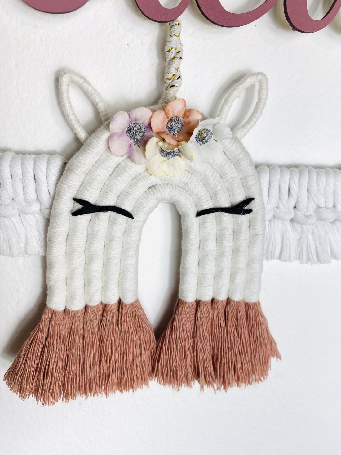 Decor de perete personalizat - macramé nor cu unicorn - girly - - Artynos.ro Decor de perete personalizat - macramé nor cu unicorn - girly - - Artynos.ro