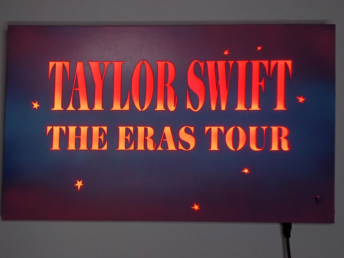 Taylor Swift - pictură murală iluminată - casă & stil de viață - decorațiuni de casă - picturi murale - artă de perete din lemn - Artynos.ro