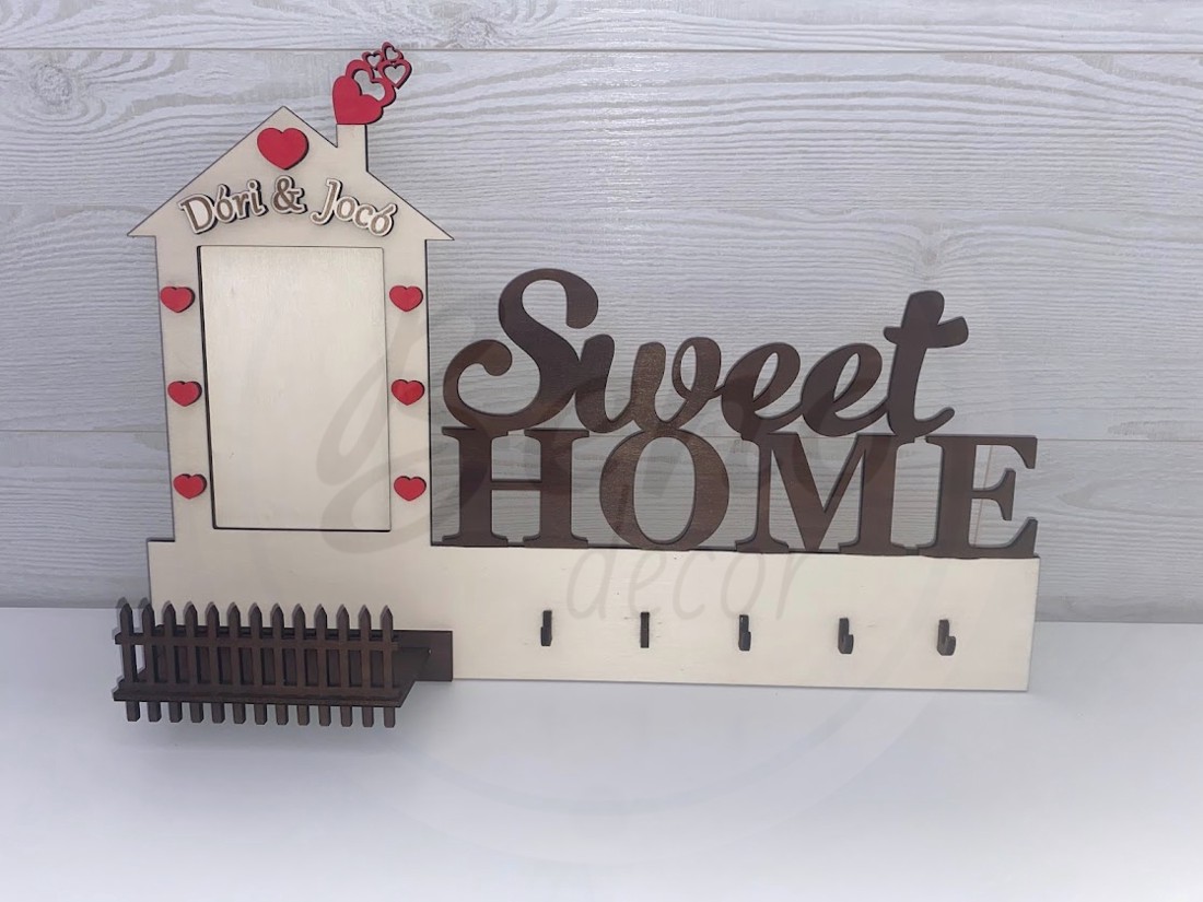 Breloc de perete Sweet Home personalizat - cu suport pentru fotografii și nume gravat -  - Artynos.ro