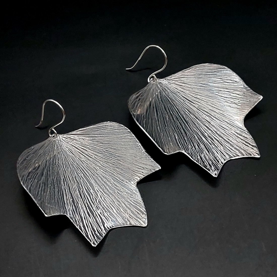 TULIPANT LEVEL cercei din aluminiu -  - Artynos.ro TULIPANT LEVEL cercei din aluminiu -  - Artynos.ro