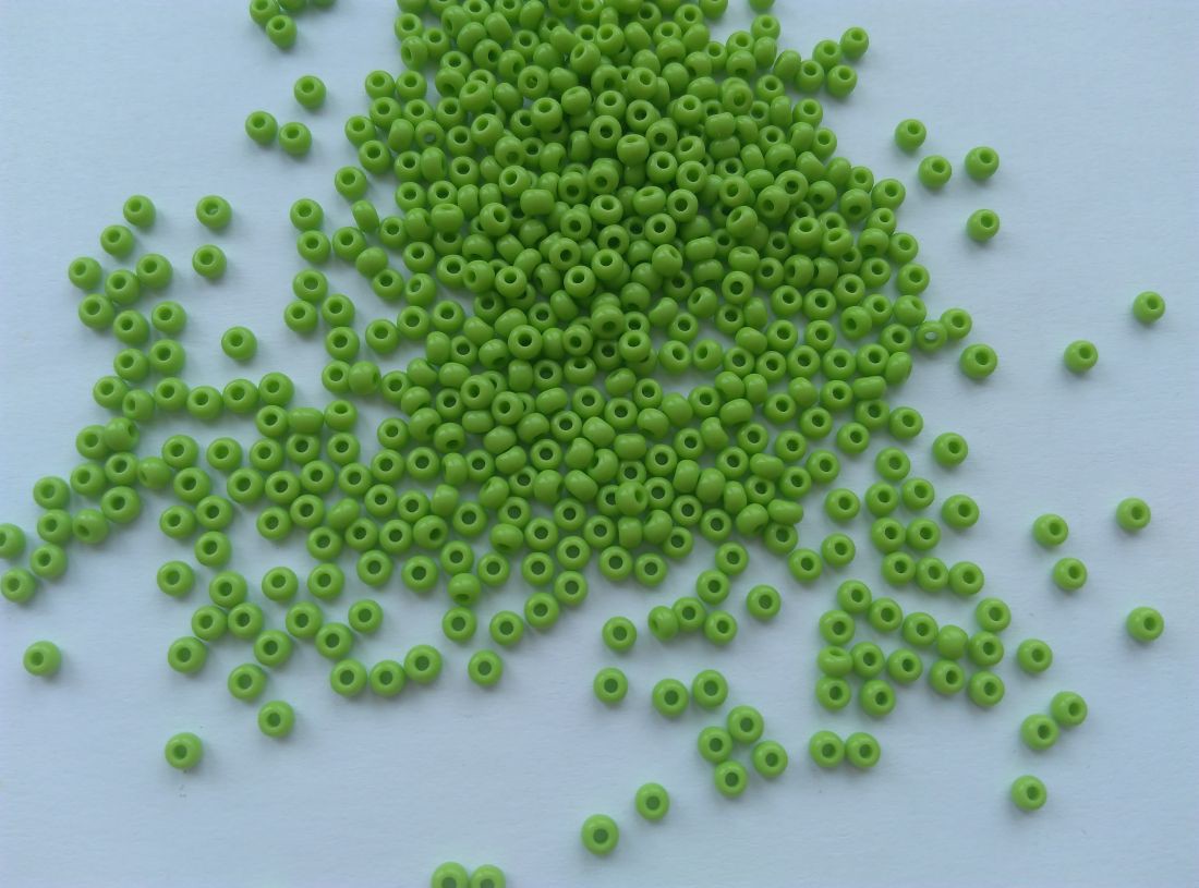 Perlă mantis cehă - mărime 8/0 - 25 grame / pachet - verde - - Artynos.ro Perlă mantis cehă - mărime 8/0 - 25 grame / pachet - verde - - Artynos.ro