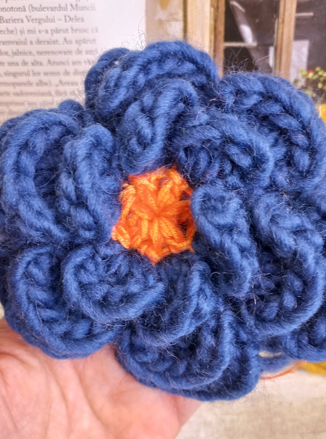 Broșă floare supradimensionată / Mărțișor  - bijuterii - mărțișor - Artynos.ro