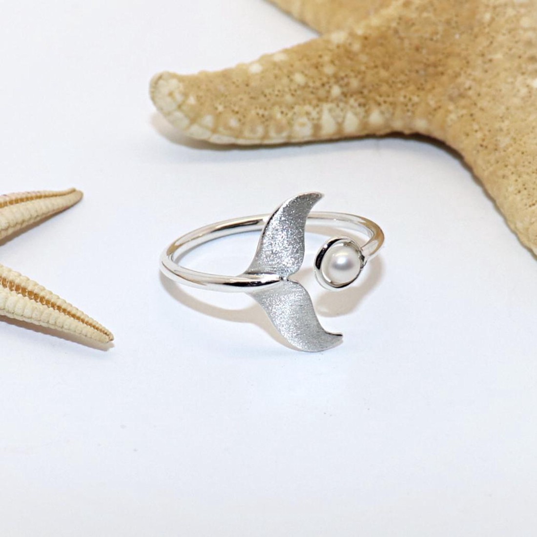 Inel de argint pentru femei, cu aripă de delfin și perla albă, mărimea 62, ajustabil (EGY.291) - bijuterii - inele - inele cu perle - Artynos.ro