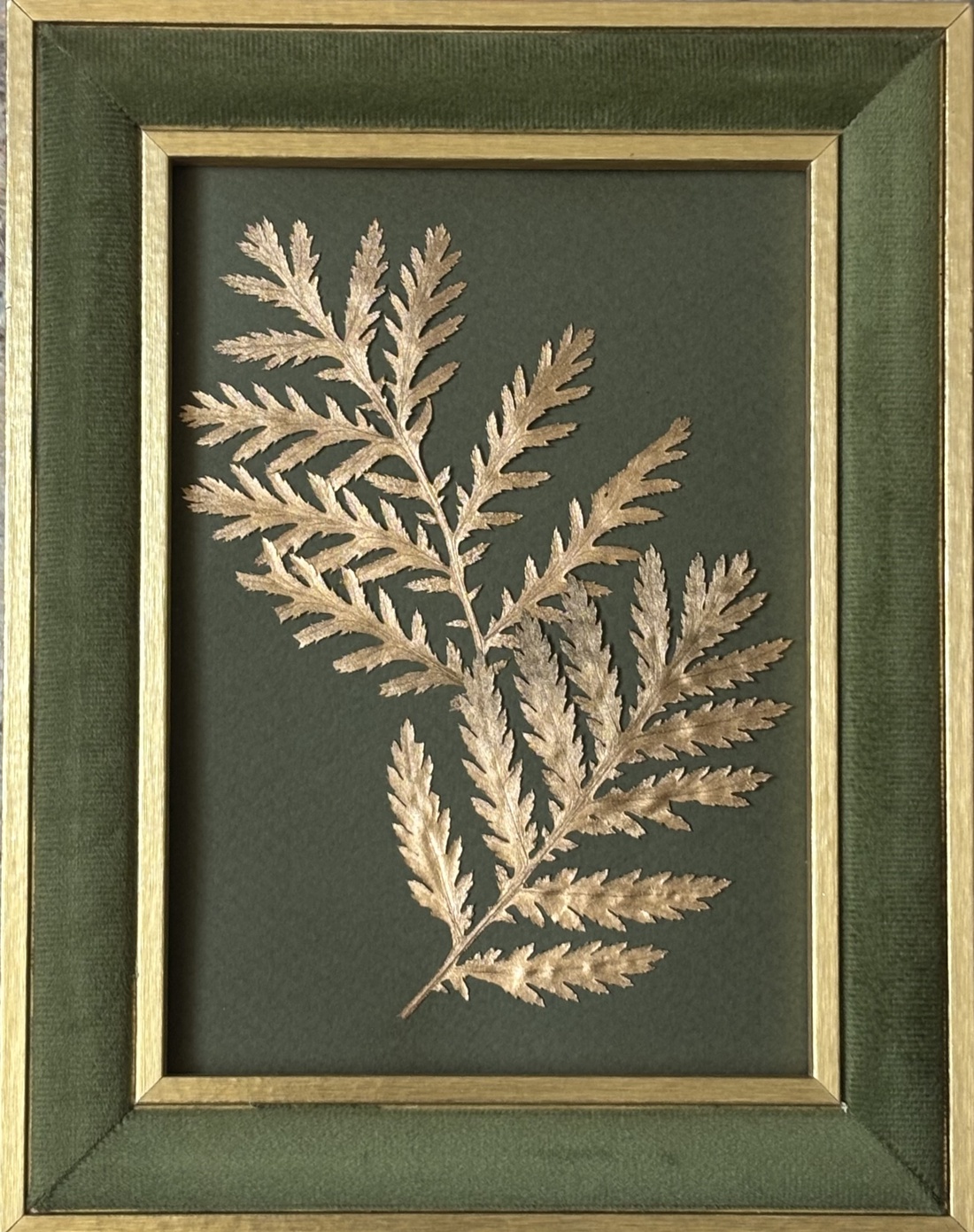 Tablou Botanic Gold Leaf - Ramă Catifea Verde - 18x23 cm - casă & stil de viață - decorațiuni de casă - accesorii florale - buchete de flori - Artynos.ro