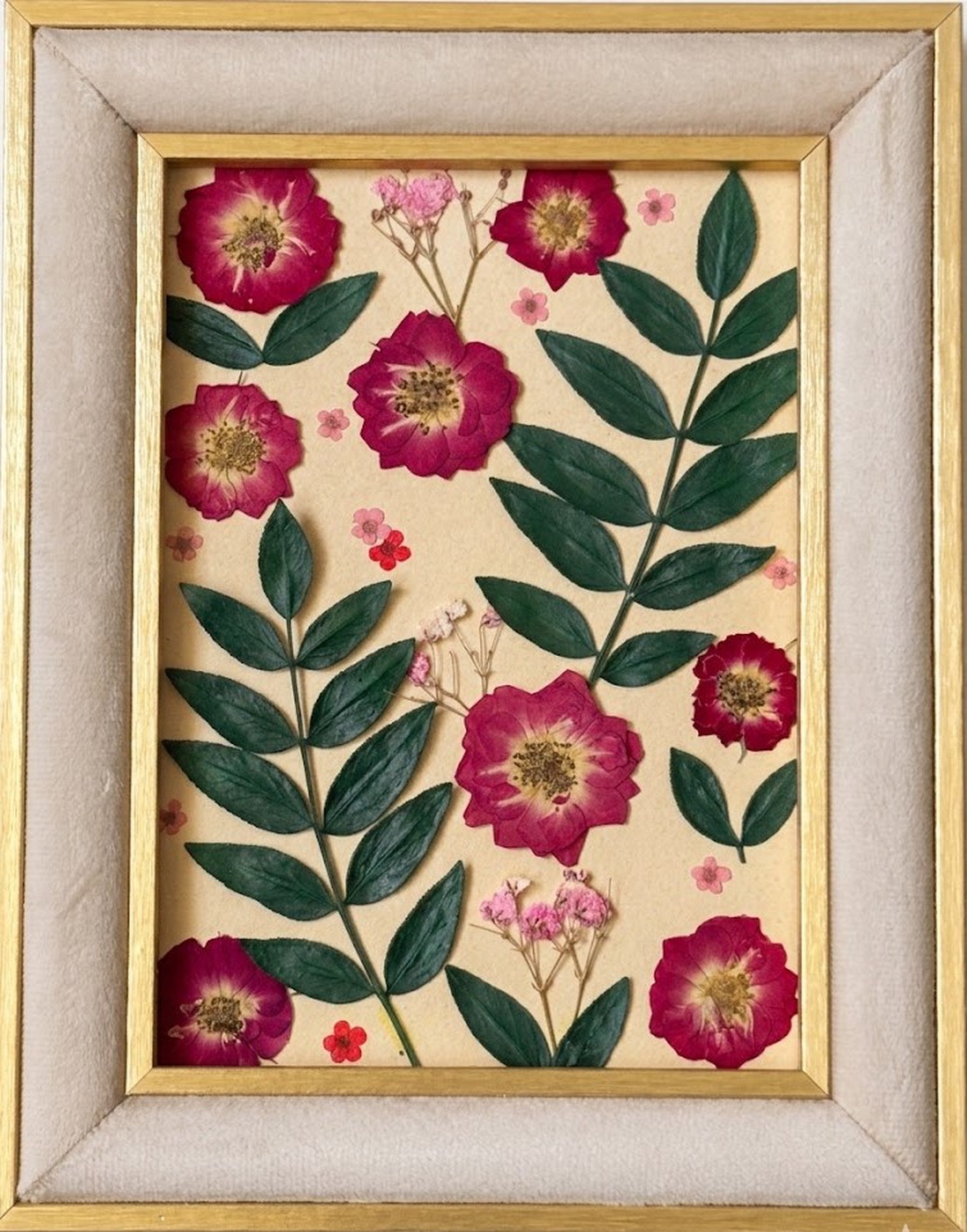 Tablou botanic handmade, flori presate, rama catifea 18x23 cm - casă & stil de viață - decorațiuni de casă - accesorii florale - buchete de flori - Artynos.ro