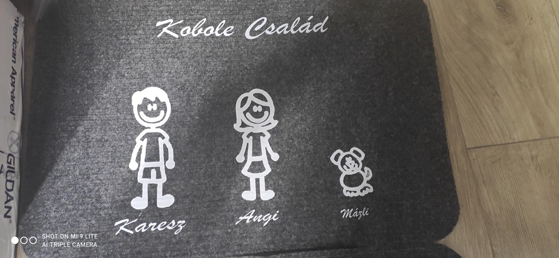 Covoraș de familie unic - - Artynos.ro Covoraș de familie unic - - Artynos.ro