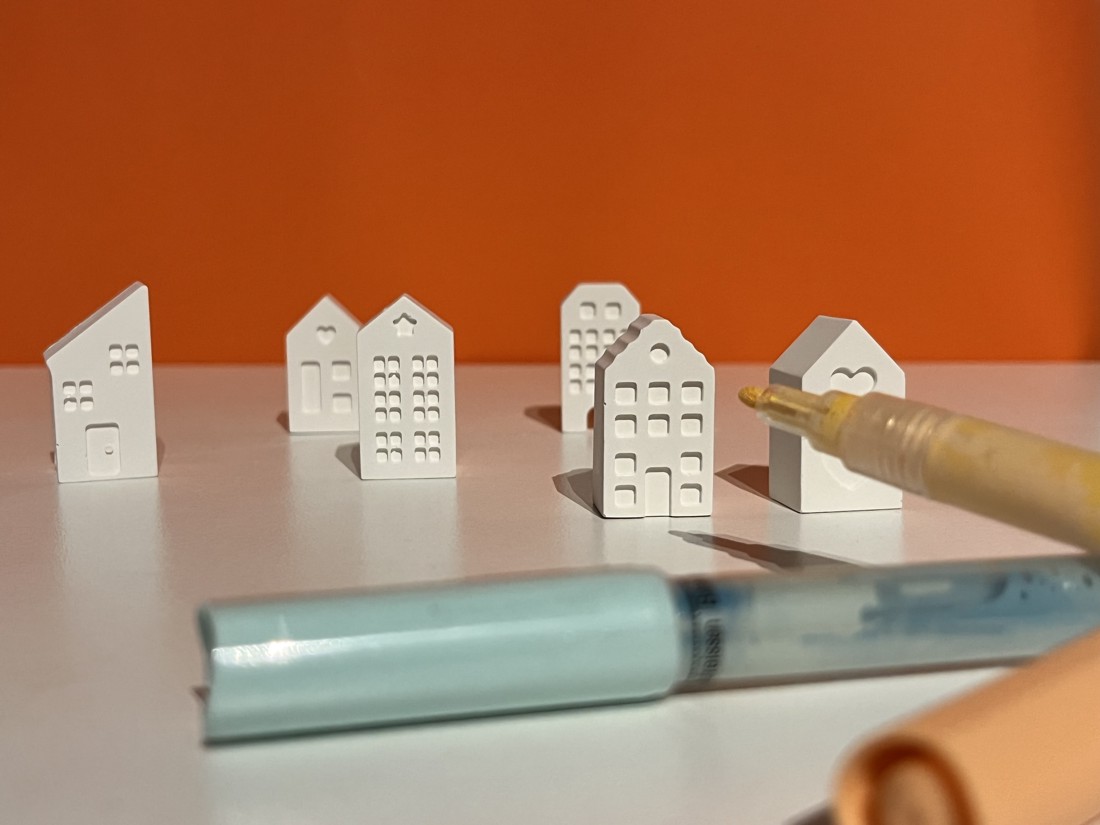 Satul de Crăciun DIY - colorat - crăciun - decorațiuni de crăciun de casă - căsuțe decorative de crăciun - Artynos.ro